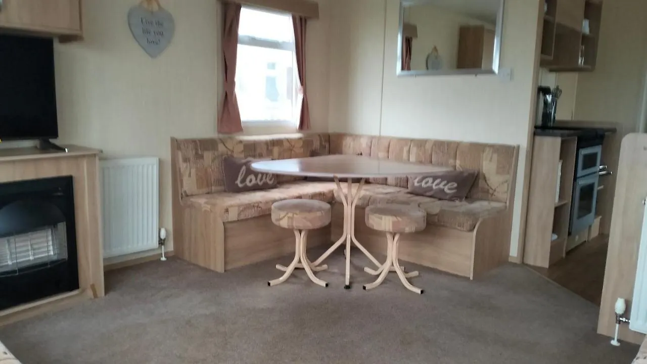 Seascape - Blue Dolphin Holiday Park Gristhorpe
