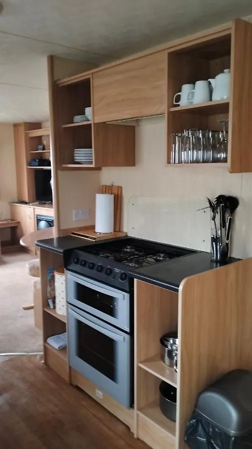 Seascape - Blue Dolphin Holiday Park Gristhorpe