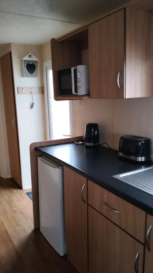Seascape - Blue Dolphin Holiday Park Gristhorpe