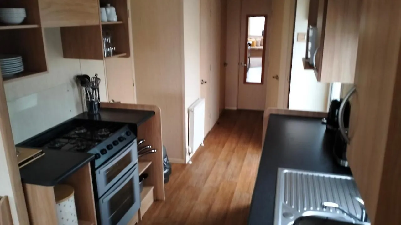 Seascape - Blue Dolphin Holiday Park Gristhorpe 英国