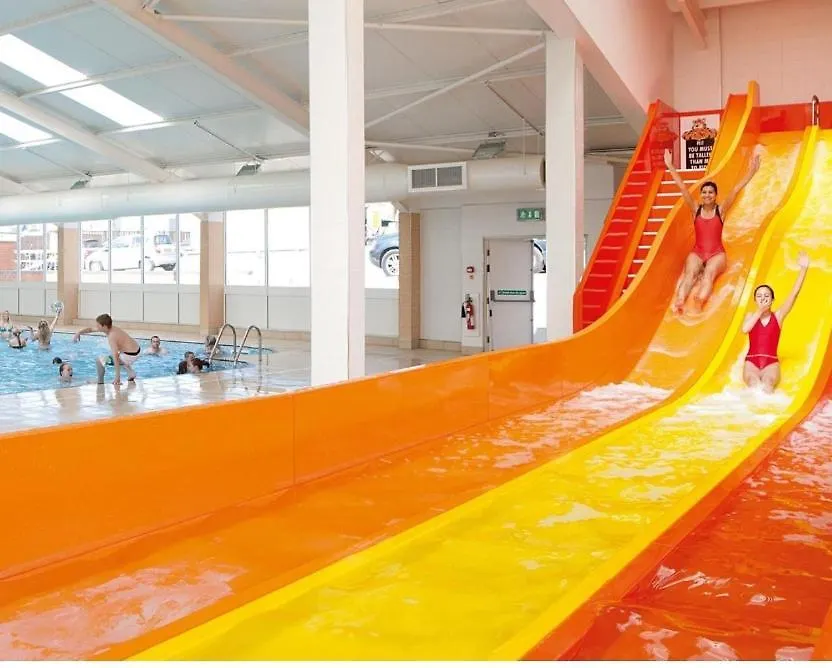 Seascape - Blue Dolphin Holiday Park Gristhorpe 英国